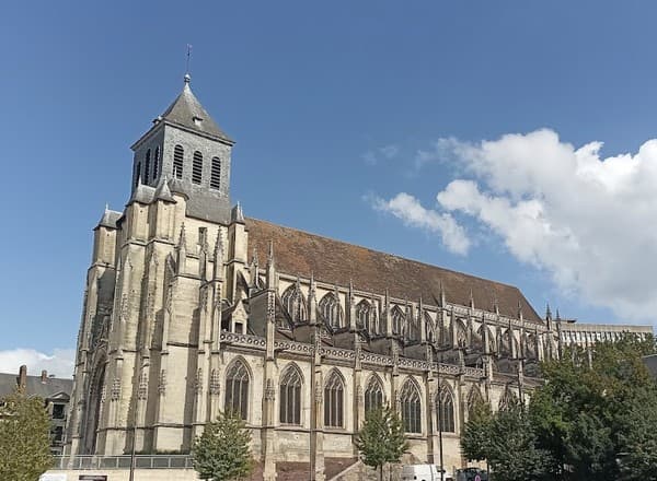 Église Saint-Jacques à Lisieux