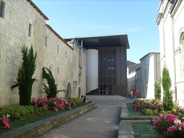 Fichier:Hostellerie (Saintes).jpg — Wikipédia