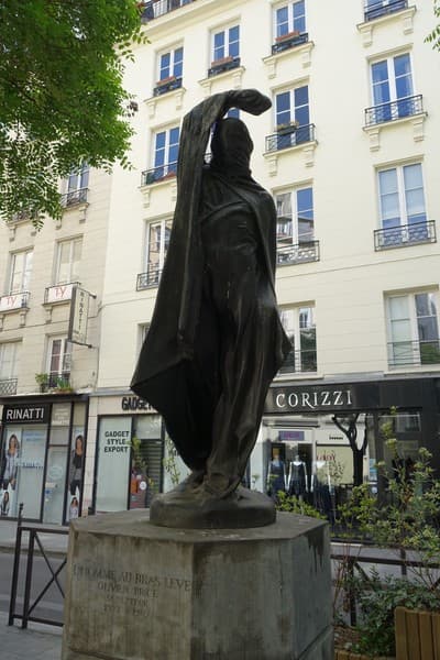 Statue L'Homme au bras levé