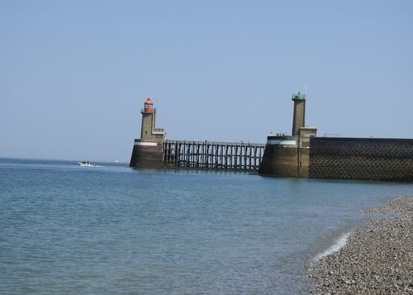 Feu De La Jetée Sud - South Pier Light