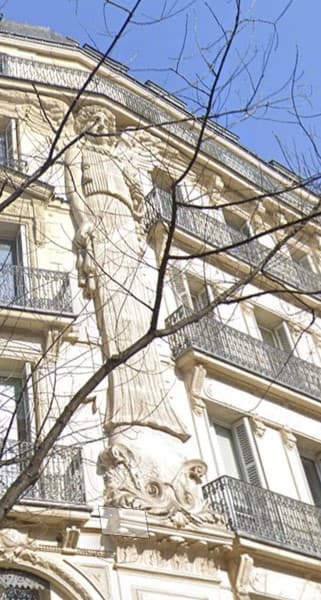 La Cariatide du 57 rue de Turbigo