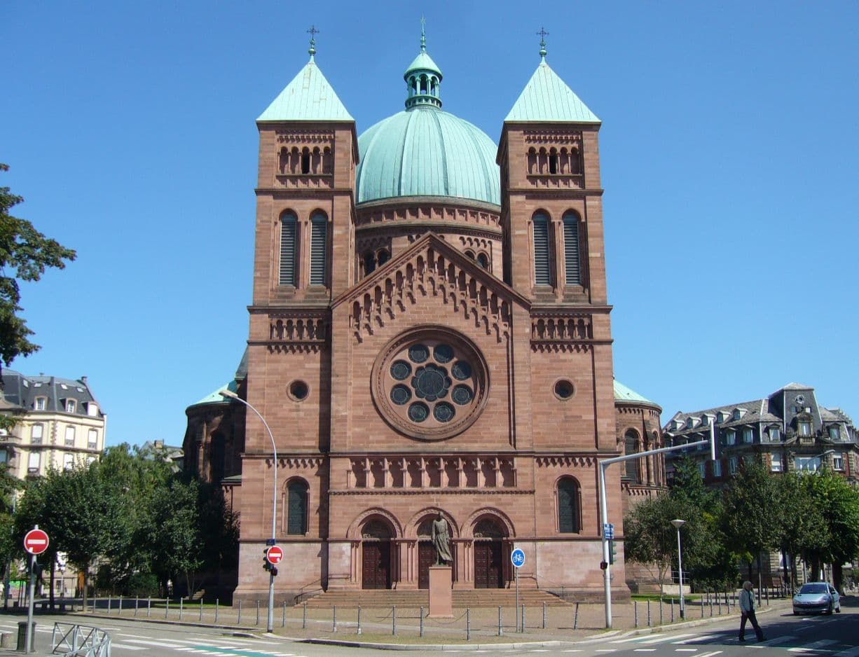 File:Absolute Eglise St Pierre Le jeune 01.JPG - Wikimedia Commons