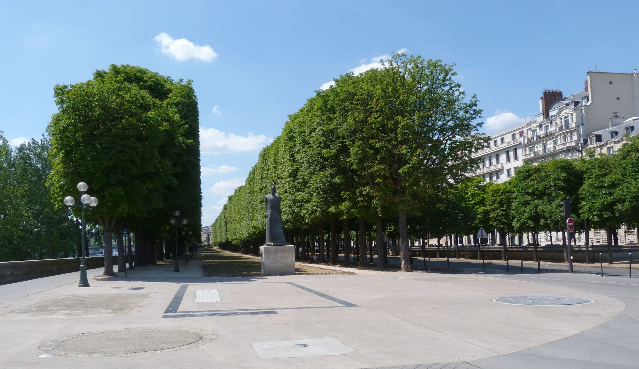 File:Cours Albert 1er Paris.jpg - Wikimedia Commons